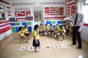 Read more about the article 10 Manfaat Kursus Bahasa Inggris bagi Pelajar Anak Sekolah